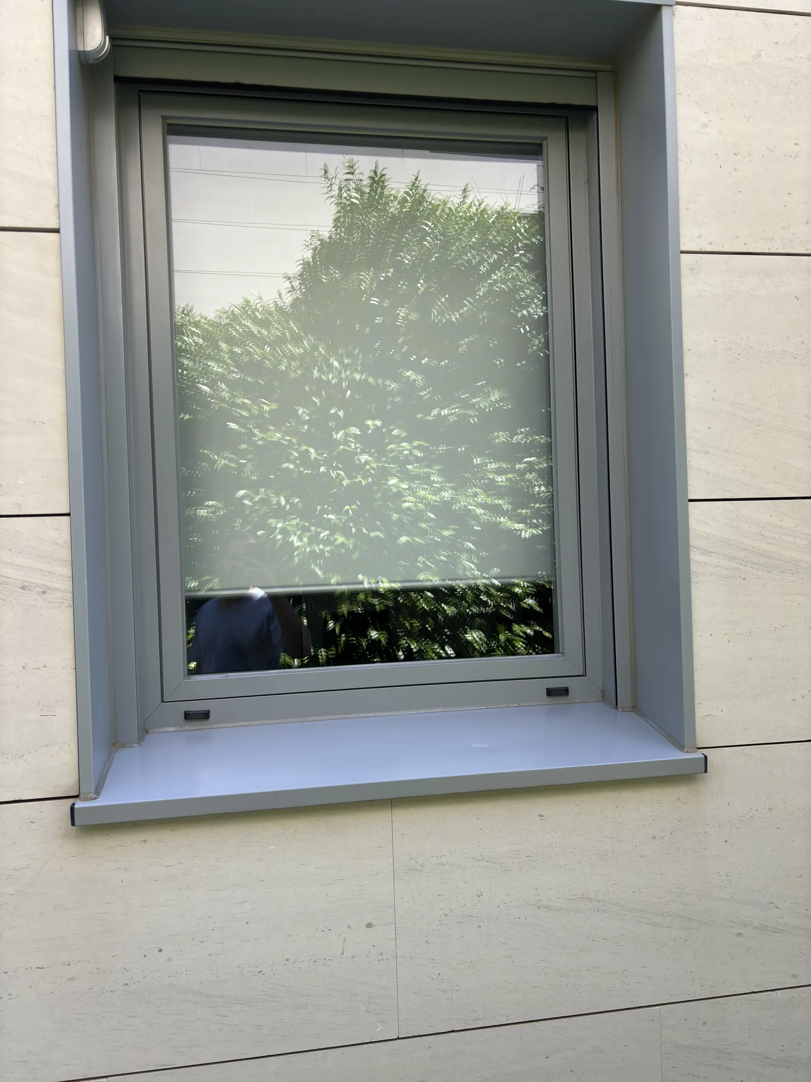 Cristal de ventana de domicilio en Madrid sin marcas ni manchas